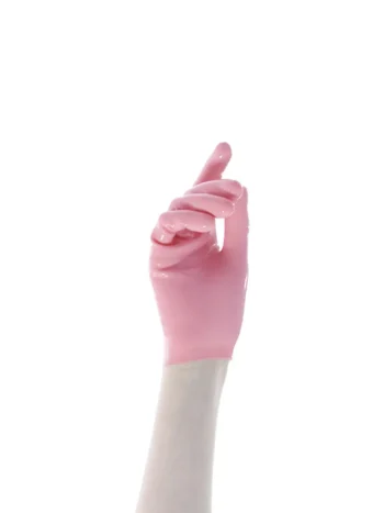 Cropped version latex gloves